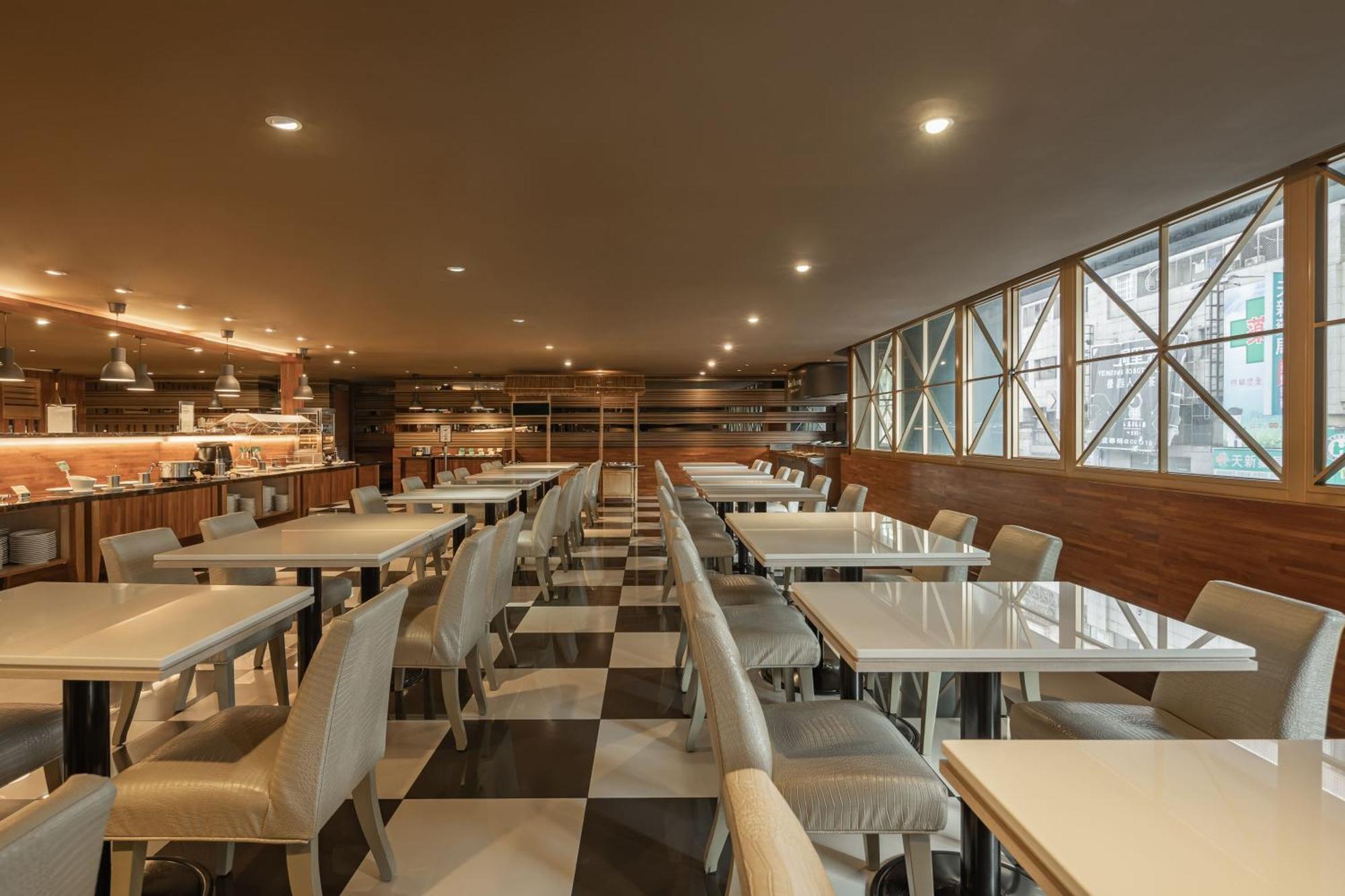 Kindness Hotel - Sandou II Kaohsiung Bagian luar foto